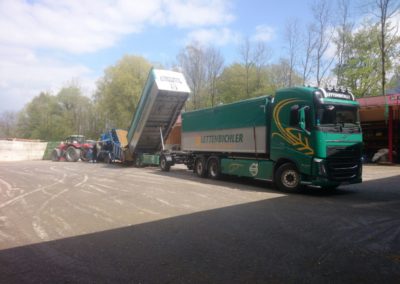 Lettenbichler Lastwagen LKW entladen Schüttgut